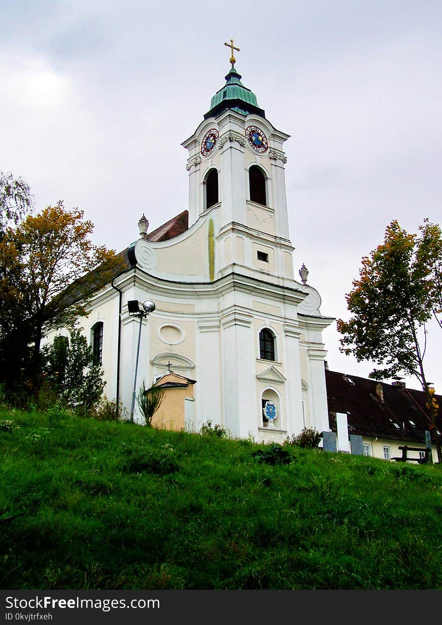 Sky, Place Of Worship, Landmark, Church