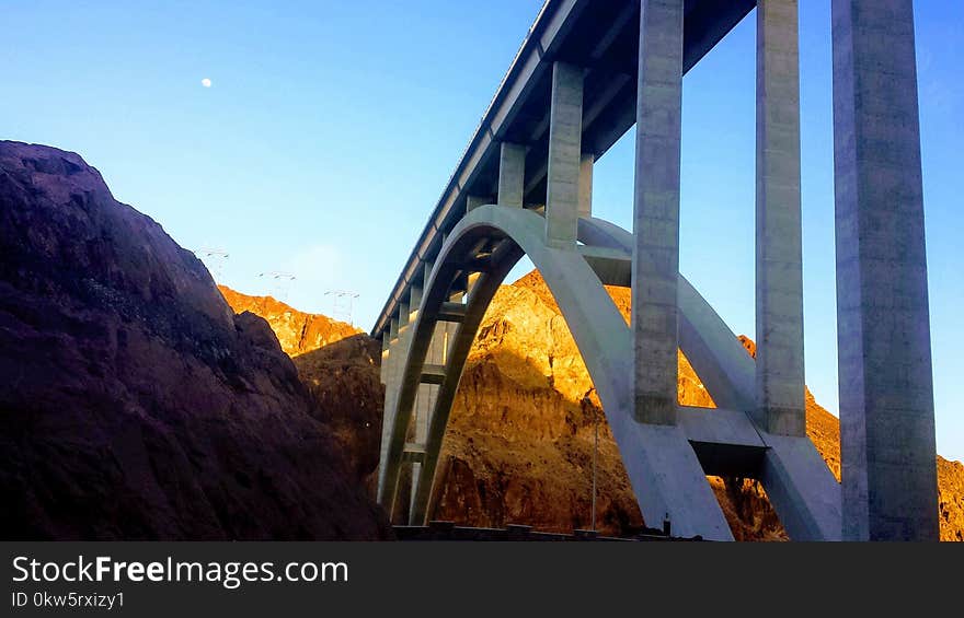 Sky, Landmark, Architecture, Tourist Attraction