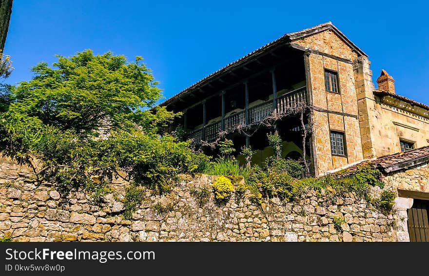 Property, Sky, Historic Site, Wall