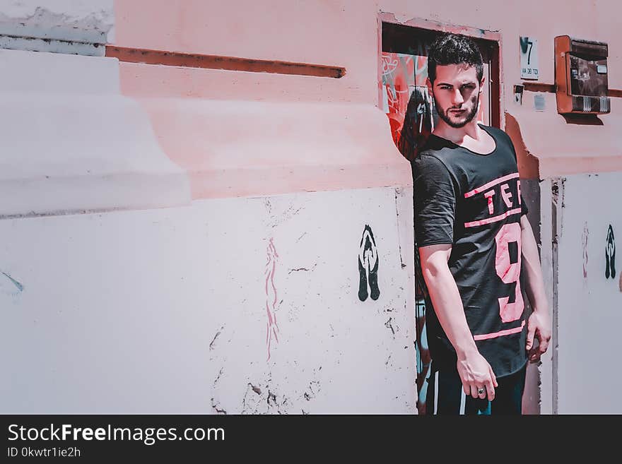 Man Wearing Black T-shirt