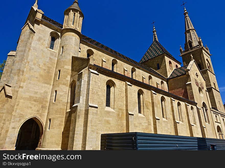 Building, Landmark, Medieval Architecture, Sky