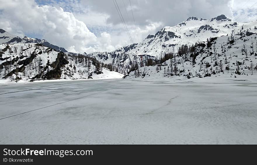 Mountainous Landforms, Snow, Geological Phenomenon, Glacial Landform