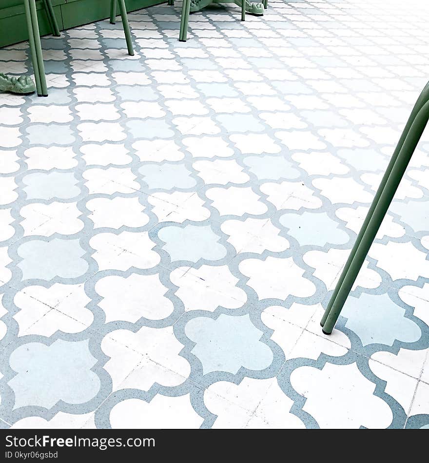 White And Grey Quatrefoil Pavement