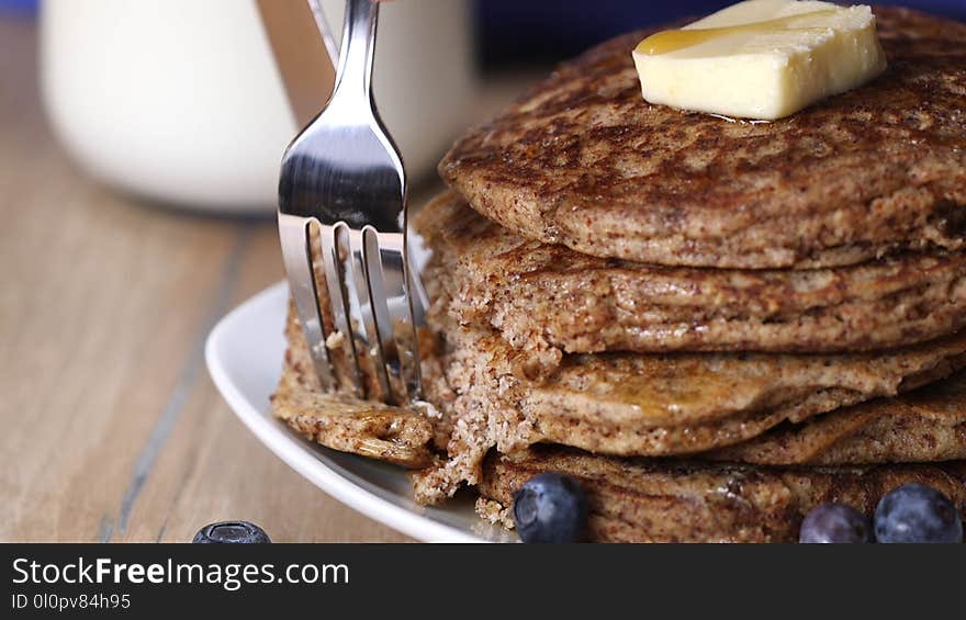 Slicing Pancakes with Fork