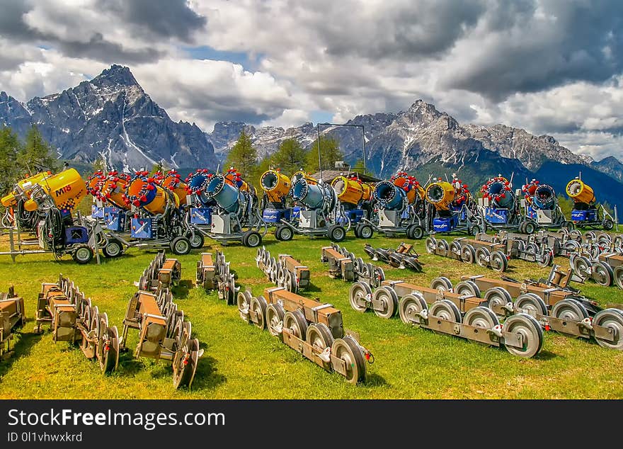 Mountainous Landforms, Mountain Range, Mountain, Grass