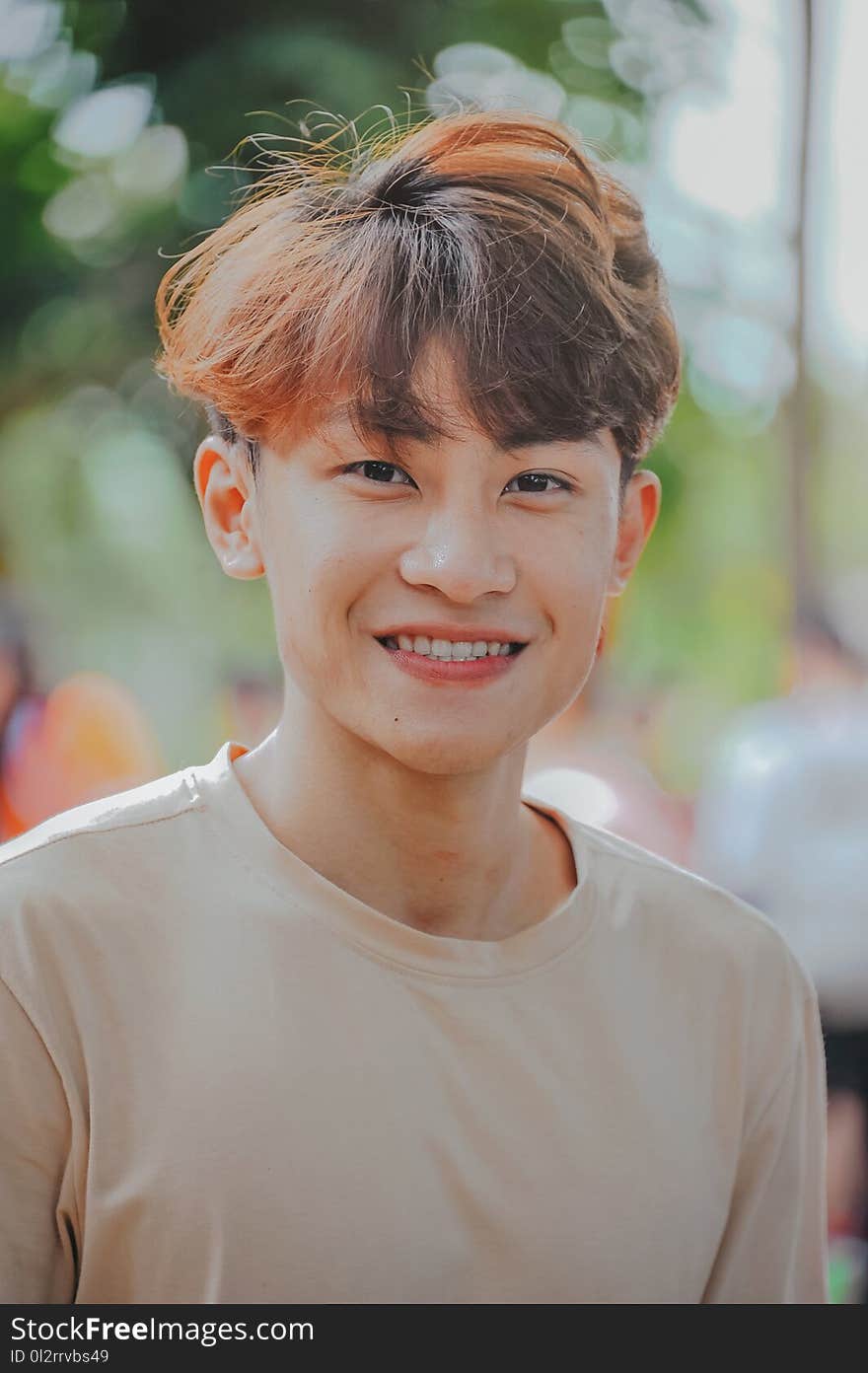 Shallow Focus Photography of Man in Beige Shirt