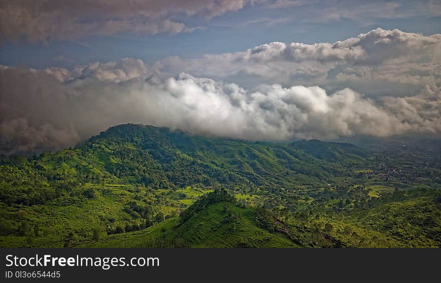 Bird&#x27;s Eye View Photography of Mountain