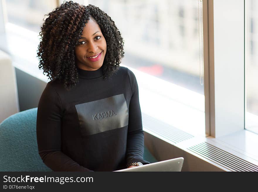 Woman in Black Long-sleeved Shirt