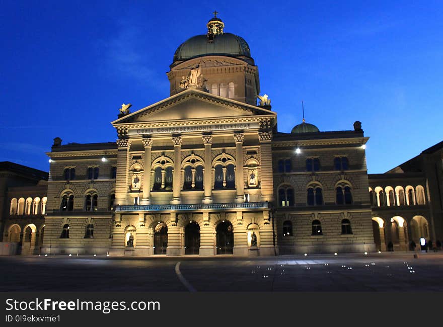 Landmark, Classical Architecture, Building, Château