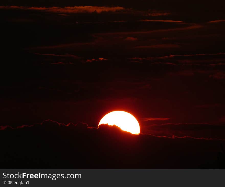 Sky, Atmosphere, Geological Phenomenon, Light