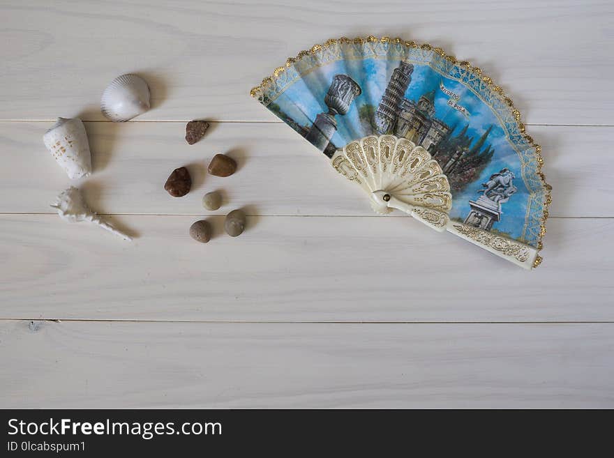 Decorative Fan, Feather, Material