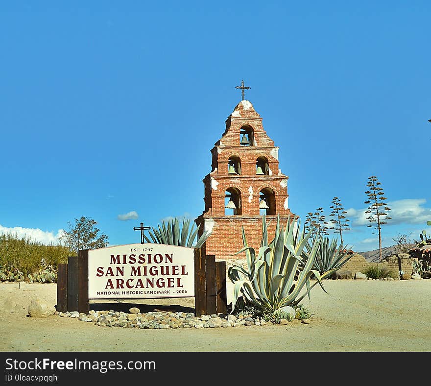 Historic Site, Landmark, Sky, Sand