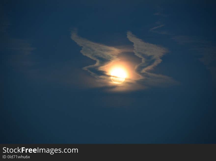 Sky, Atmosphere, Daytime, Geological Phenomenon