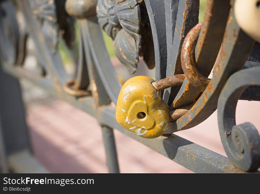 Wedding locks macro