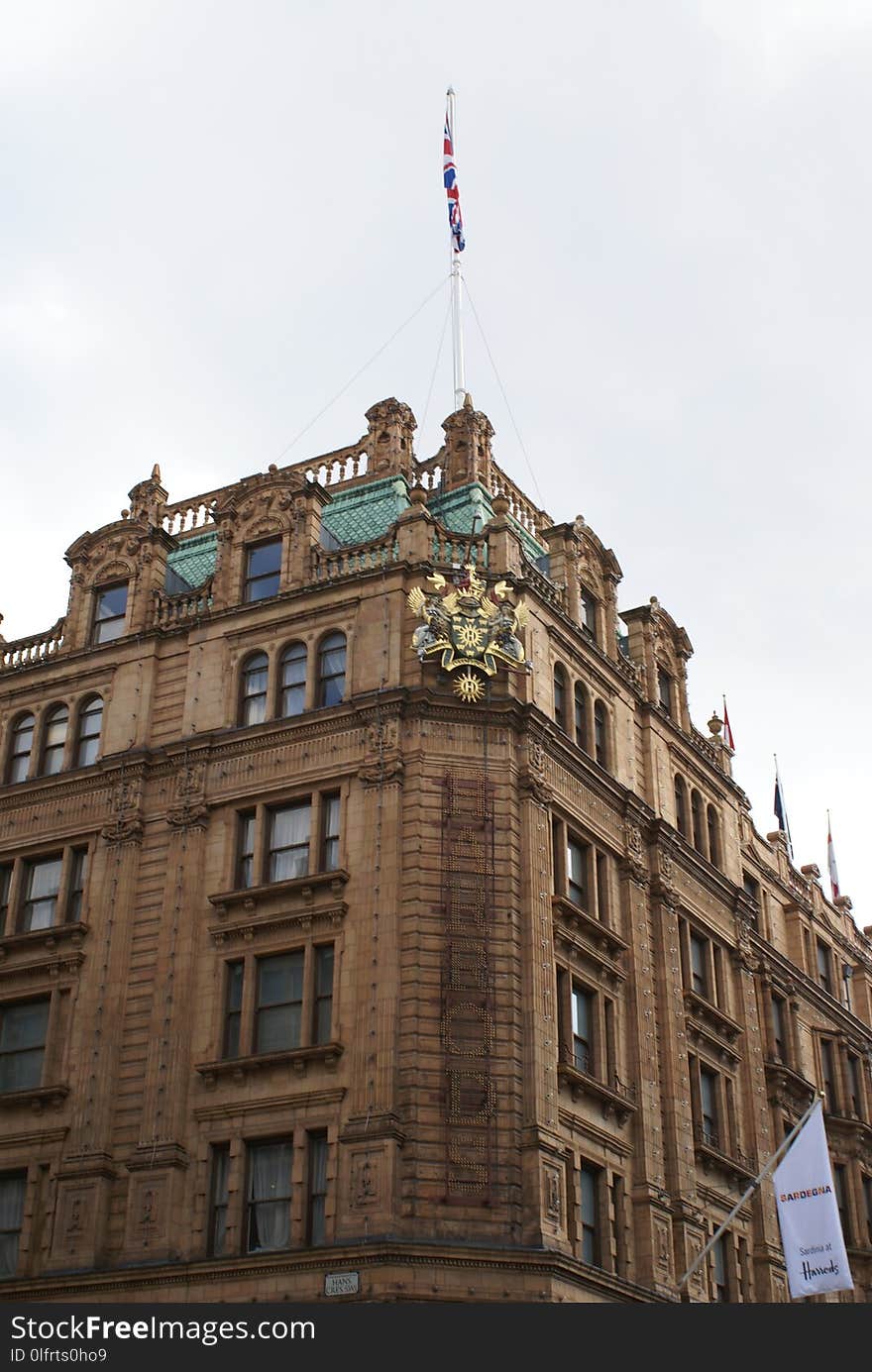 Building, Landmark, Sky, Metropolis