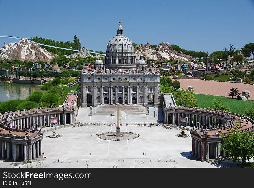 Landmark, Tourist Attraction, Plaza, City