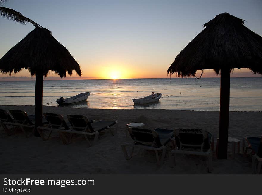 Sea, Body Of Water, Beach, Sunset