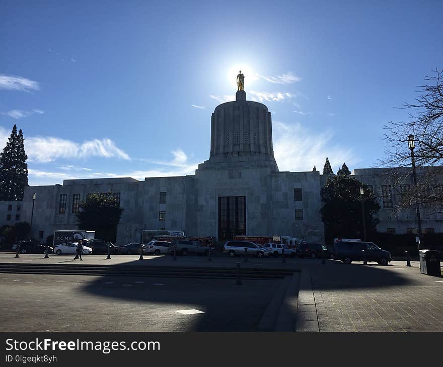 Sky, Landmark, Building, Daytime