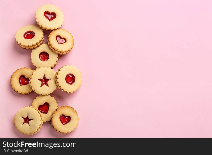 Traditional Christmas Linzer Cookies