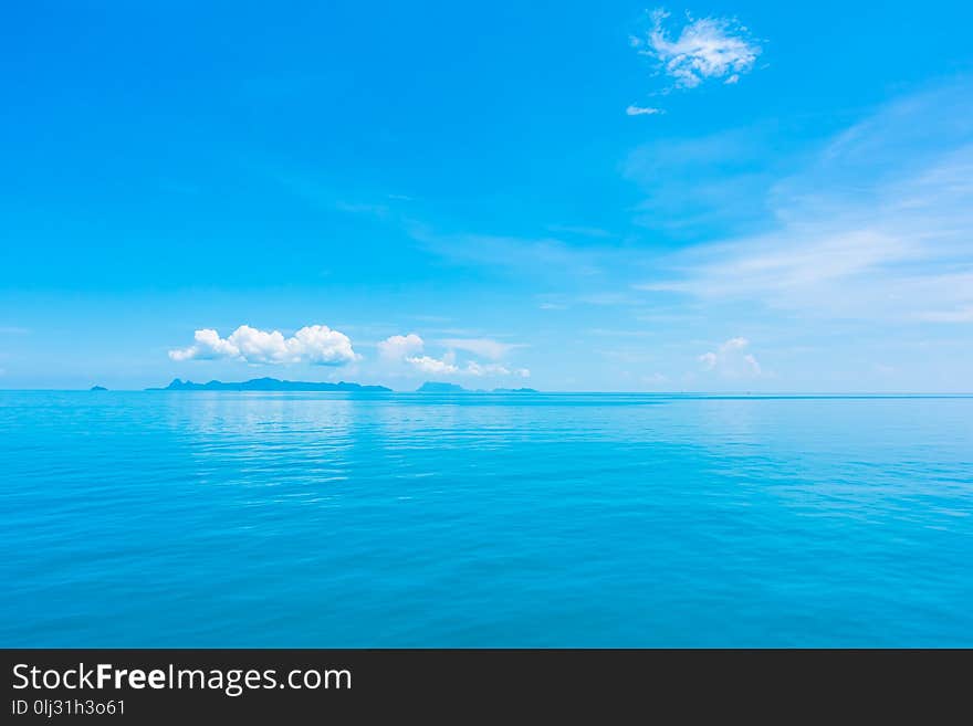 Beautiful sea and ocean with cloud on blue sky