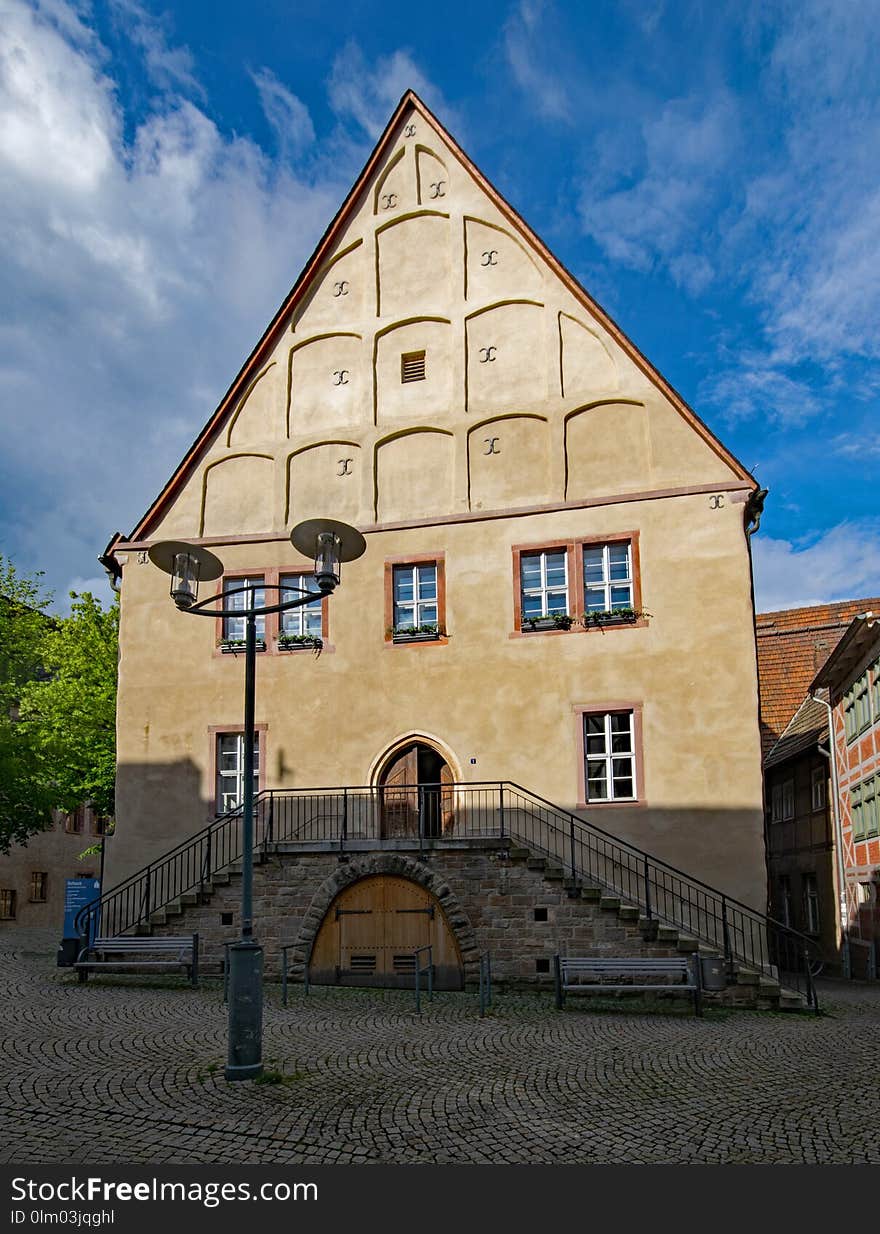 Sky, Building, Medieval Architecture, Property