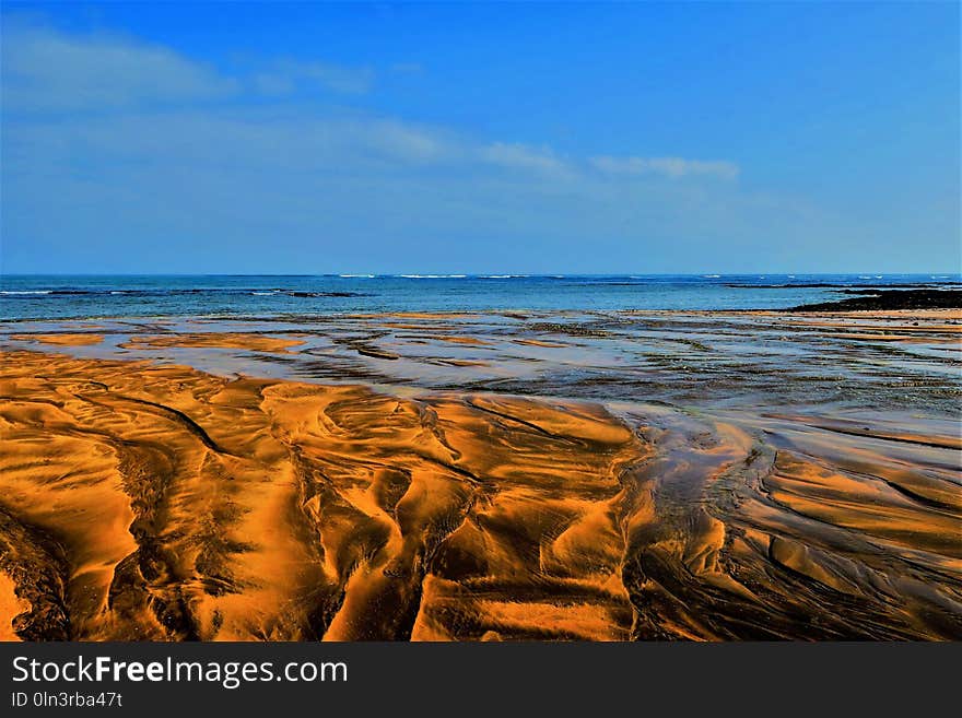 Sea, Body Of Water, Sky, Shore