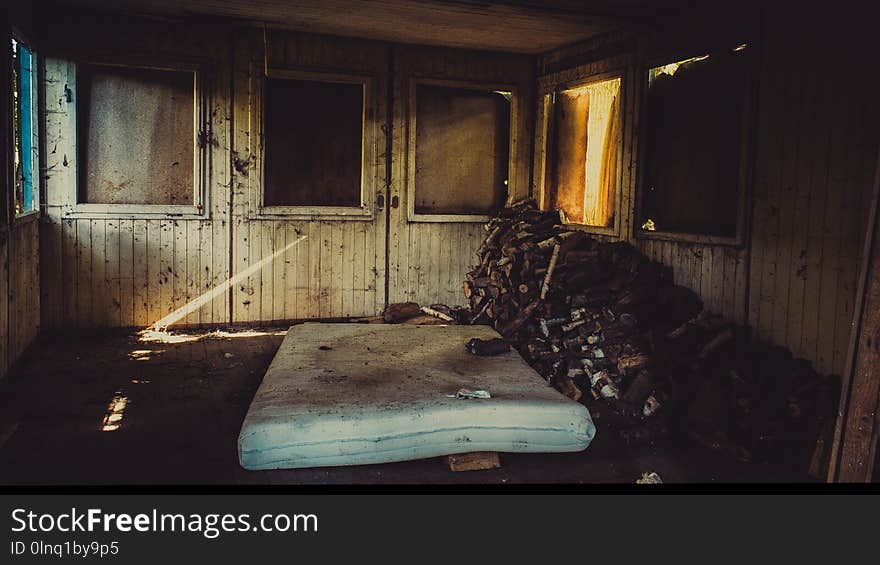 Light, Darkness, Wood, House