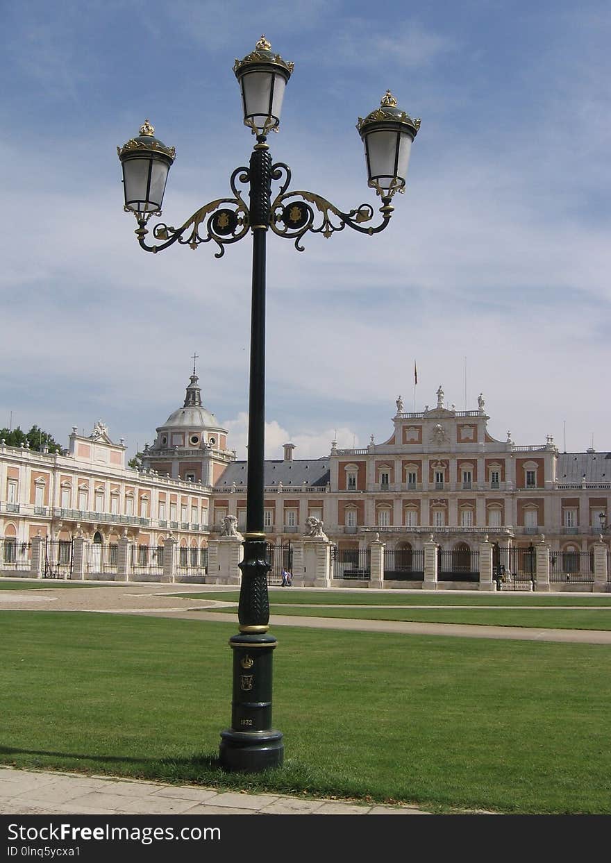 Street Light, Light Fixture, Landmark, Sky