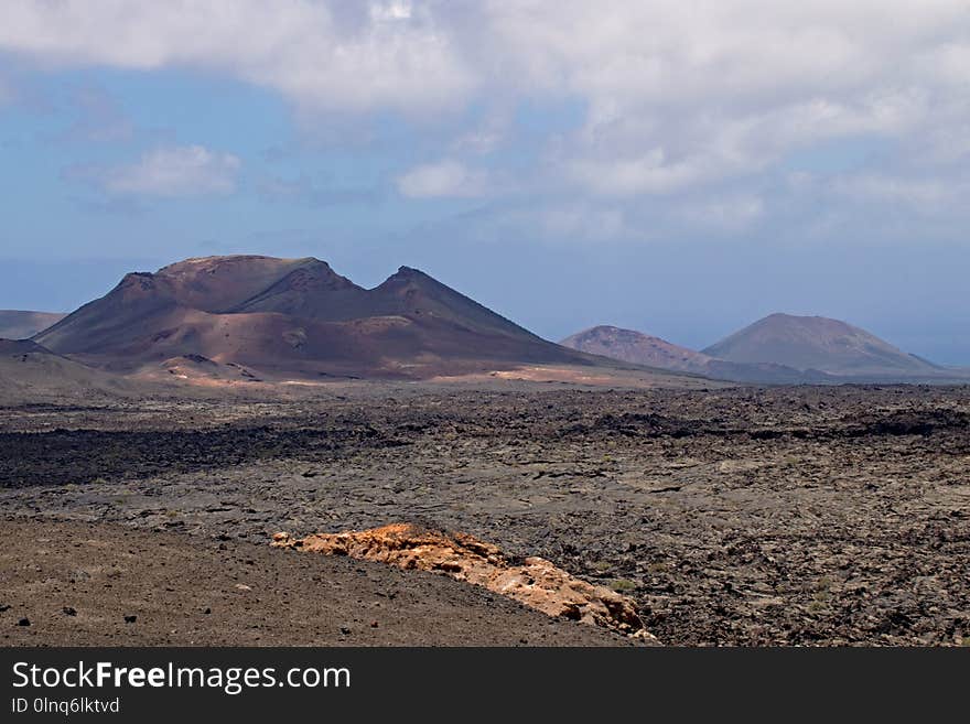 Highland, Volcanic Landform, Shield Volcano, Sky