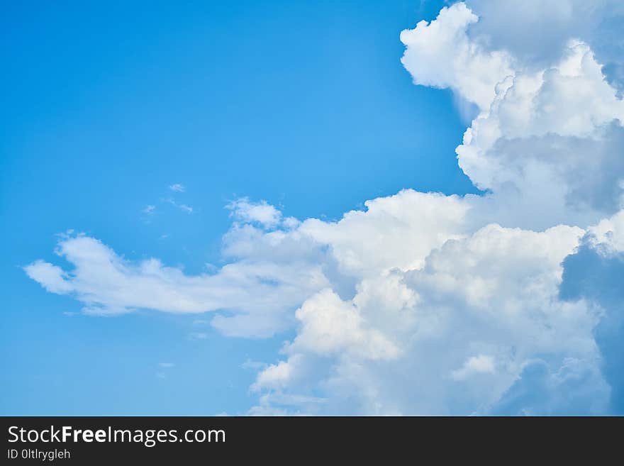 Sky, Cloud, Daytime, Blue