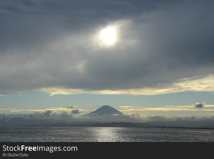 Sky, Horizon, Cloud, Daytime