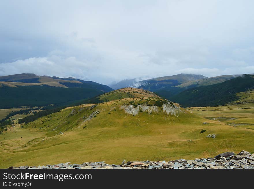 Highland, Mountainous Landforms, Grassland, Sky