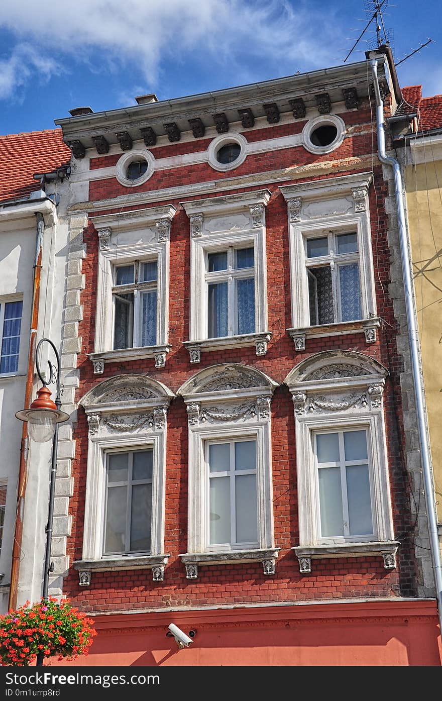 Building, Landmark, Neighbourhood, House