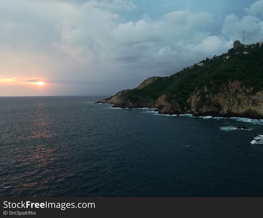 Sea, Coast, Coastal And Oceanic Landforms, Sky