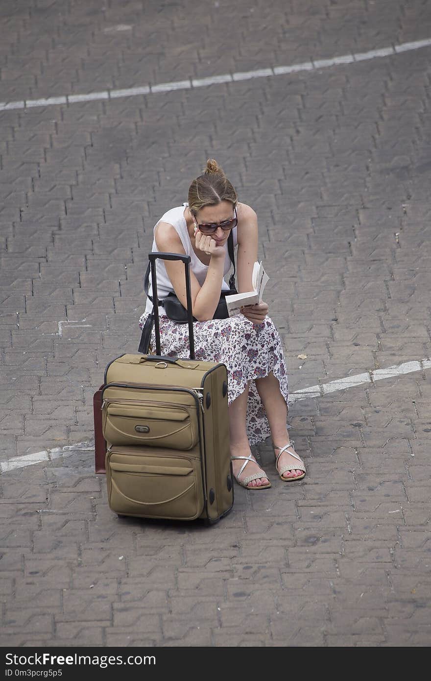 Sitting, Snapshot, Girl, Shoulder