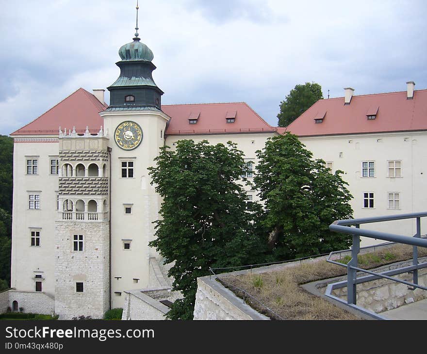 Building, Château, Town, Historic Site