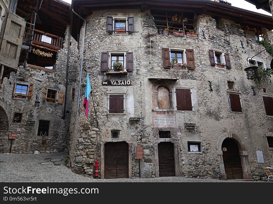 Town, Neighbourhood, Building, House