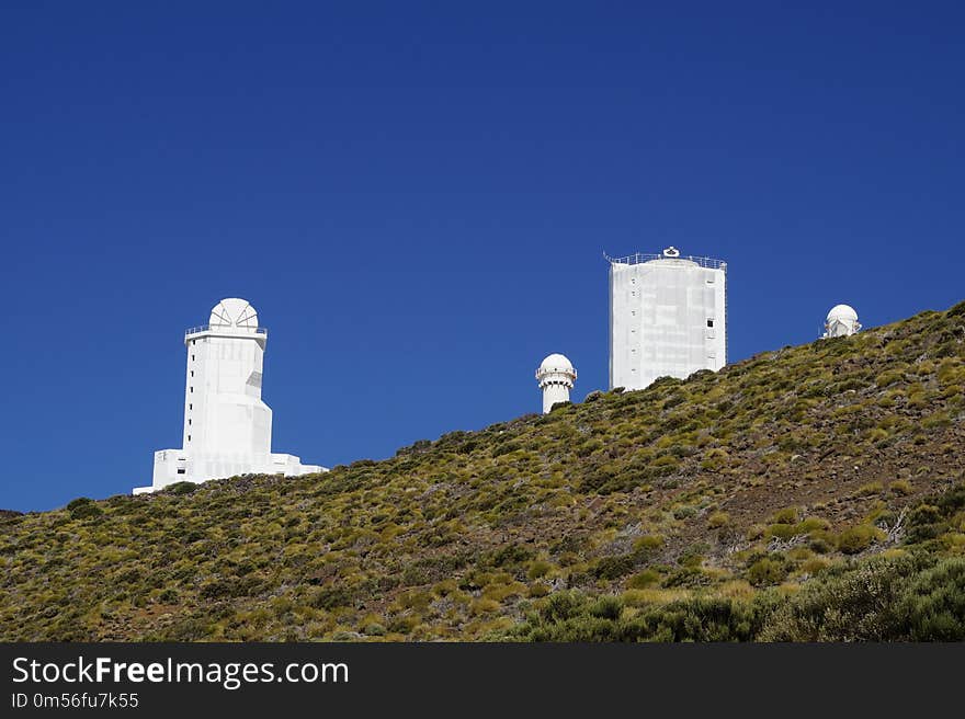 Sky, Promontory, Daytime, Tower