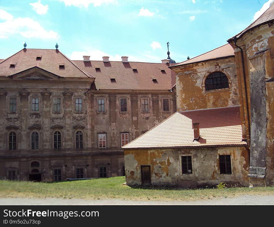 Historic Site, Medieval Architecture, Property, Château