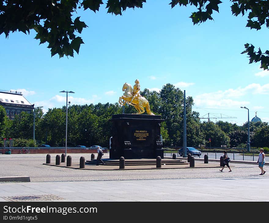 Landmark, Monument, Statue, Tree