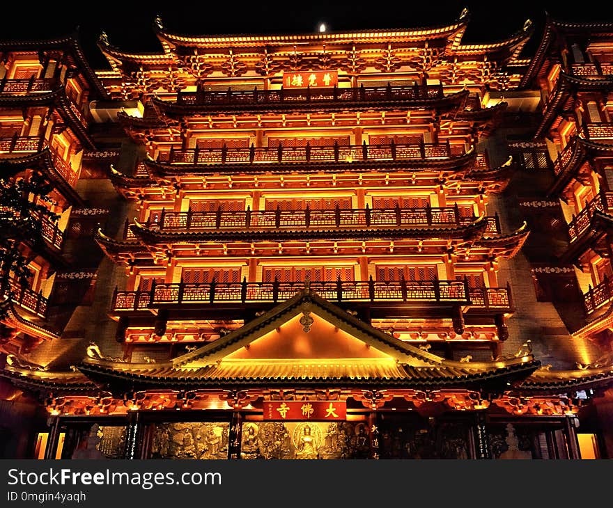 The great Buddha temple of ancient Chinese temple, several vicissitudes of thousands of years old temple, the human voice is boiling, fragrant and exuberant is buddhist pilgrimage holy land, the building momentum is grand and impressive. The great Buddha temple of ancient Chinese temple, several vicissitudes of thousands of years old temple, the human voice is boiling, fragrant and exuberant is buddhist pilgrimage holy land, the building momentum is grand and impressive.