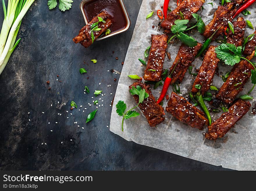 BBQ Ribs with beer, onion and chili.