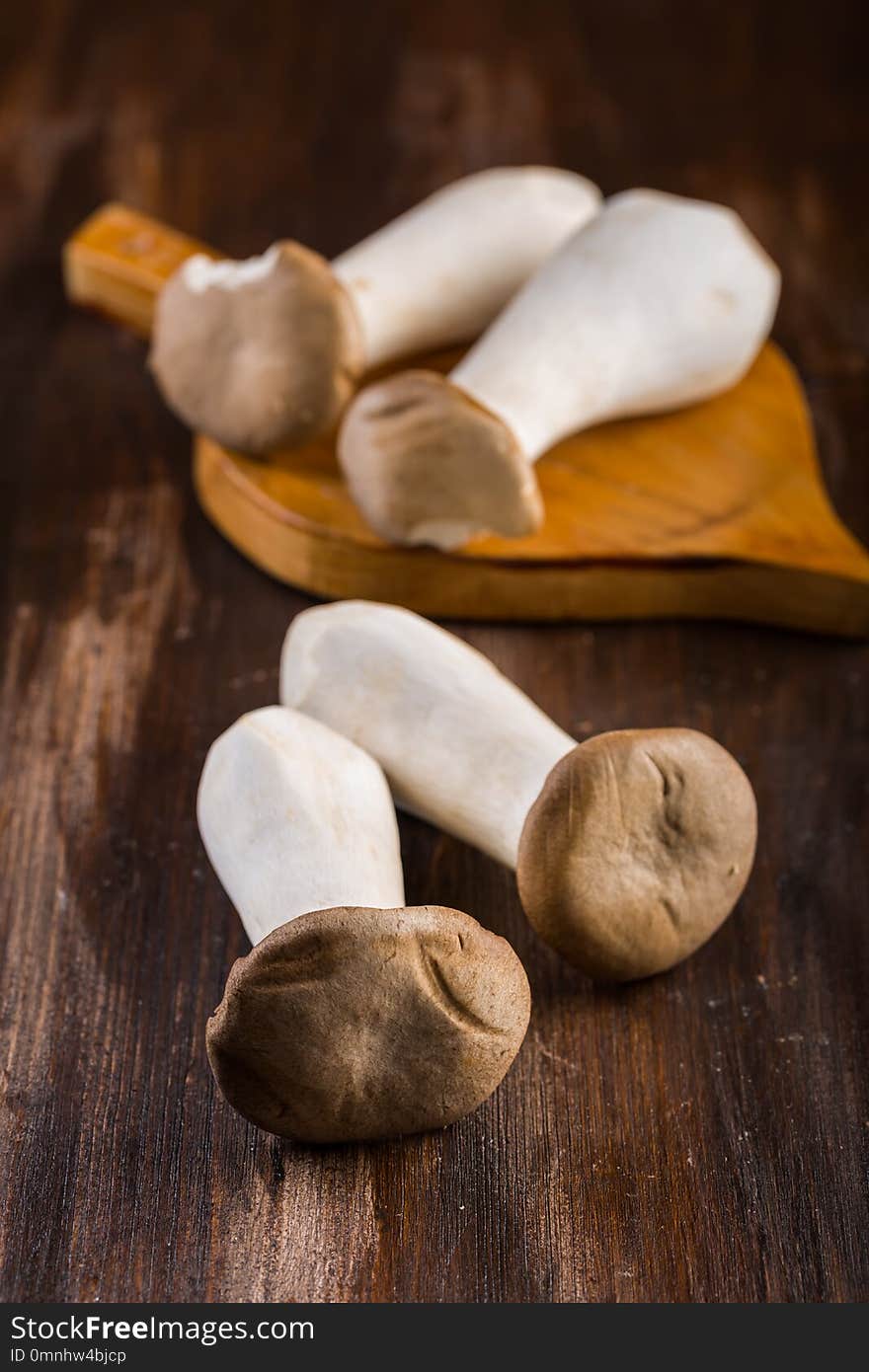 Delicious raw king oyster mushrooms