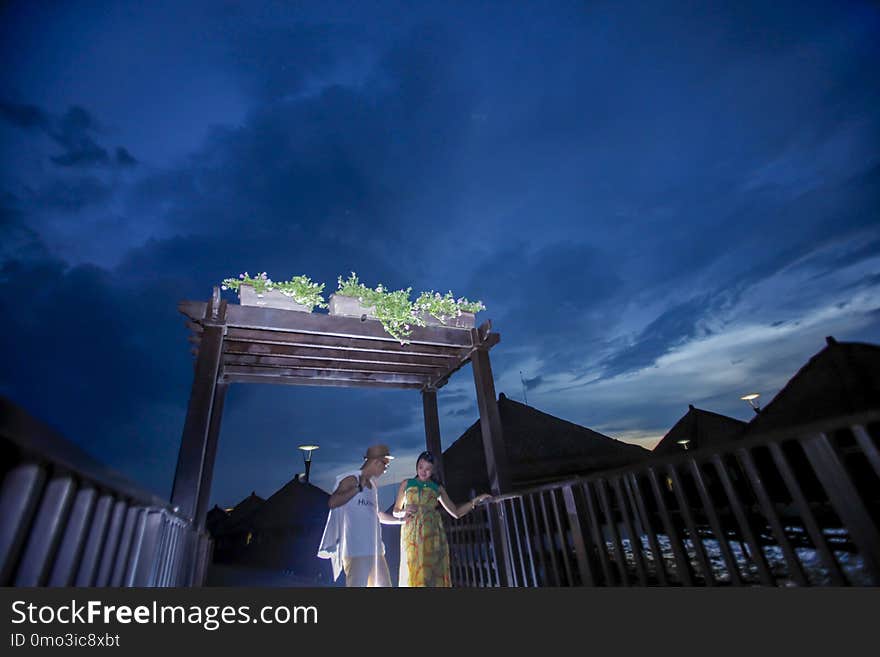 Sky, Cloud, Atmosphere, Sunlight