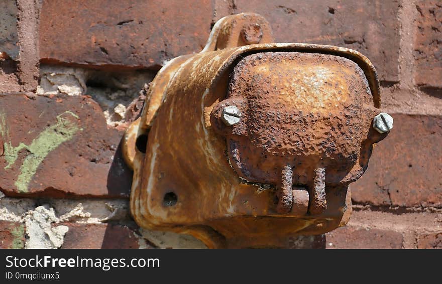 Snout, Rust, Metal