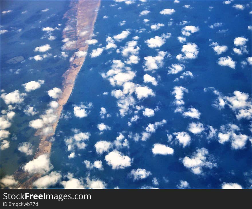 Sky, Water, Atmosphere, Daytime