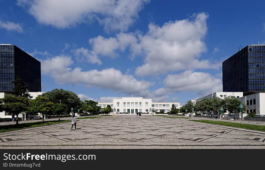 Sky, Landmark, Metropolitan Area, Daytime