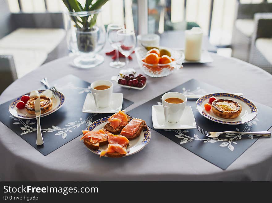 Delicious breakfast served for two at home or in hotel