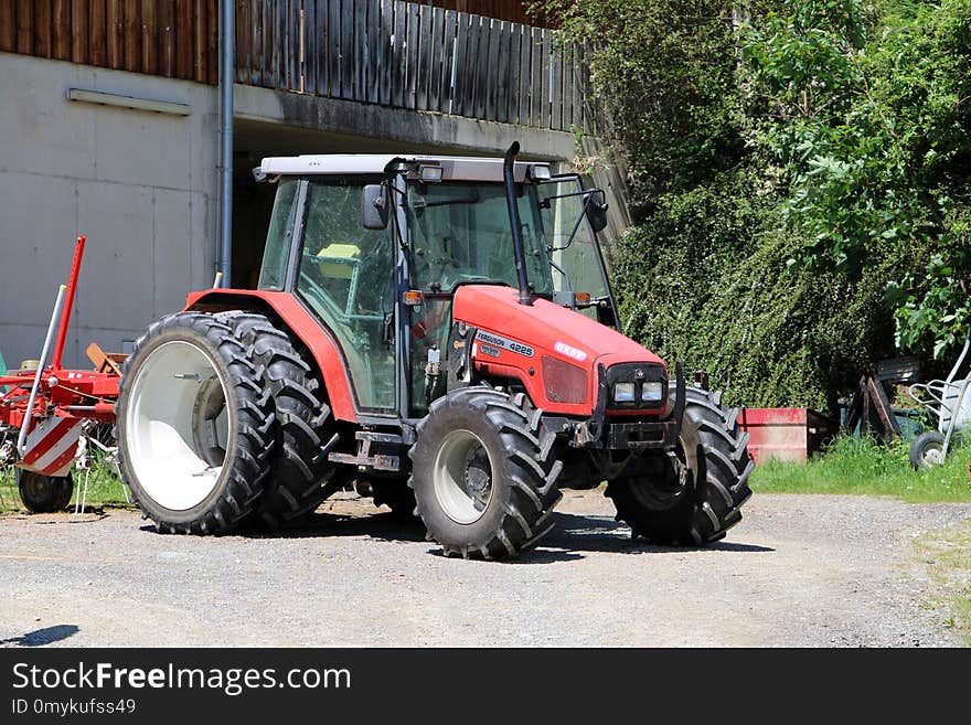 Tractor, Agricultural Machinery, Vehicle, Motor Vehicle