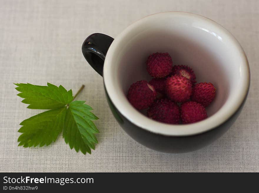 Fruit, Strawberry, Berry, Cup